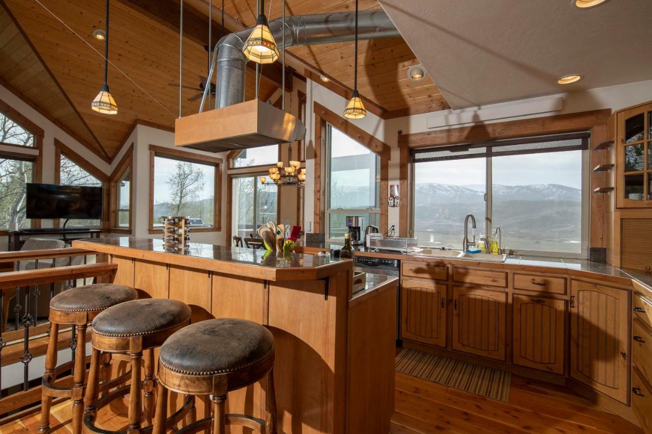 Alpine Recharge By Kabino Huge Views Hot Tub Garage Ps3 Wifi Loft Экстерьер фото
